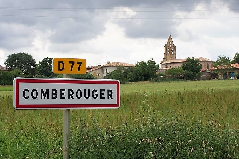 Comberouger entrée du village